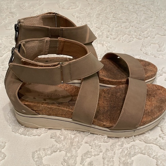 Wedge Sandal - Picture 3 of 4